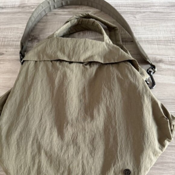 Lululemon Athletic Crossbody/Shoulder Hobo Tote Bag - Olive Green - Picture 1 of 16